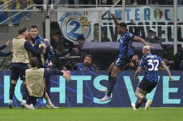 国米史诗级逆转淘汰巴萨:7-6总比分晋级欧冠决赛,意甲铁血军团书写传奇