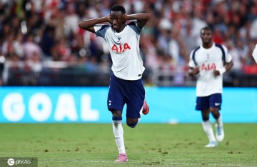 热身赛-哲凯赖什首秀 阿森纳遭中场吊射0-1不敌热刺