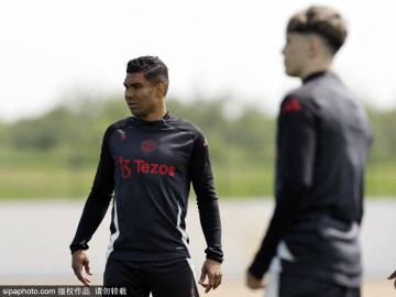 6250万镑!曼联豪赌狼队尖刀库尼亚,接过传奇10号,他能拯救阿莫林和红魔吗?