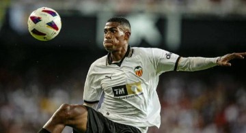 英超夏窗重大!阿森纳2000万锁西甲防守王,切尔西定18岁进球机器