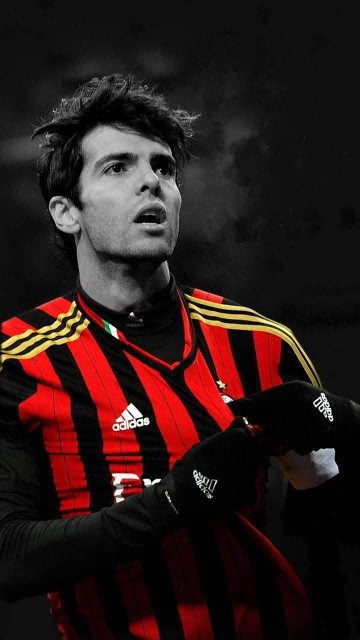 电话门扣分核心离队,他一人扛起红黑旗帜,欧冠10球横扫豪门