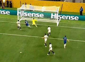 2-0!切尔西首胜难掩进攻低迷,两大球星遭质疑,东道主空门不