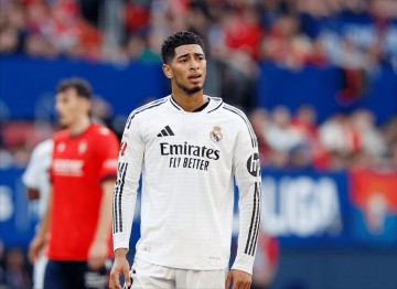 活久见!贝林厄姆无犯规却被罚下引热议,球迷:西甲裁判太离谱了