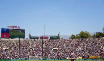 新科欧冠冠军4-0大胜铁血马竞,射正数10-1碾压,控球率超7成