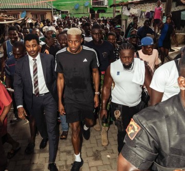 曼联欲降低奥斯梅恩工资要求,传意甲神锋或加盟尤文图斯